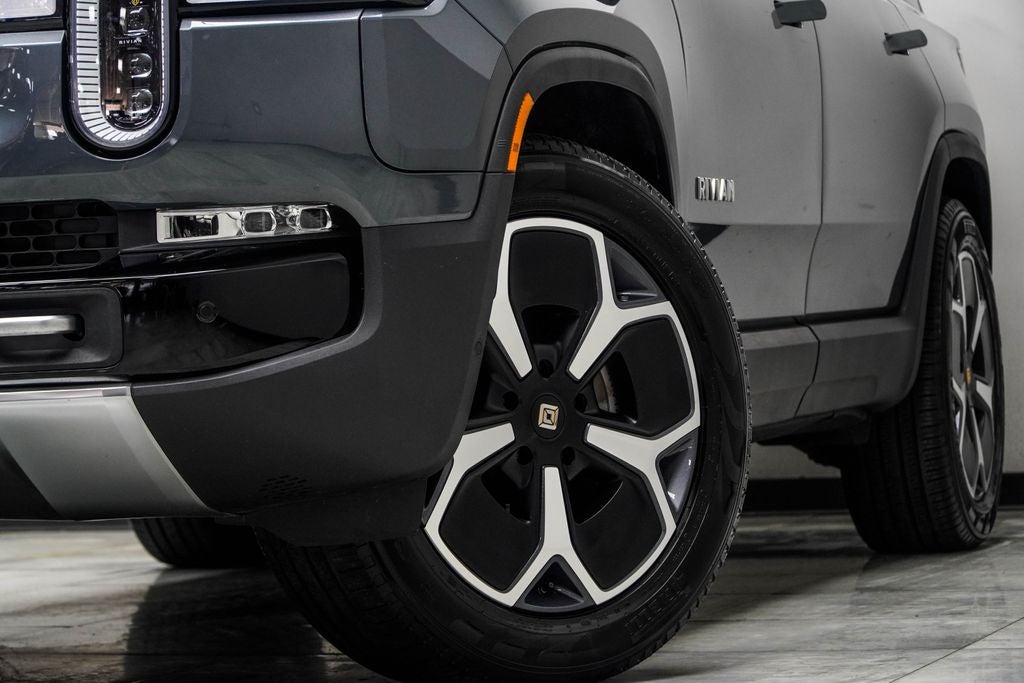 2024 Rivian R1S Adventure