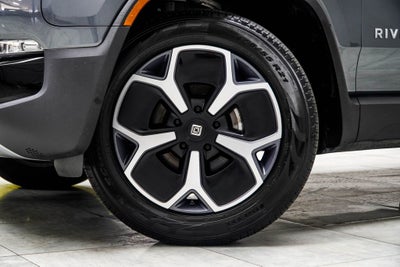 2024 Rivian R1S Adventure
