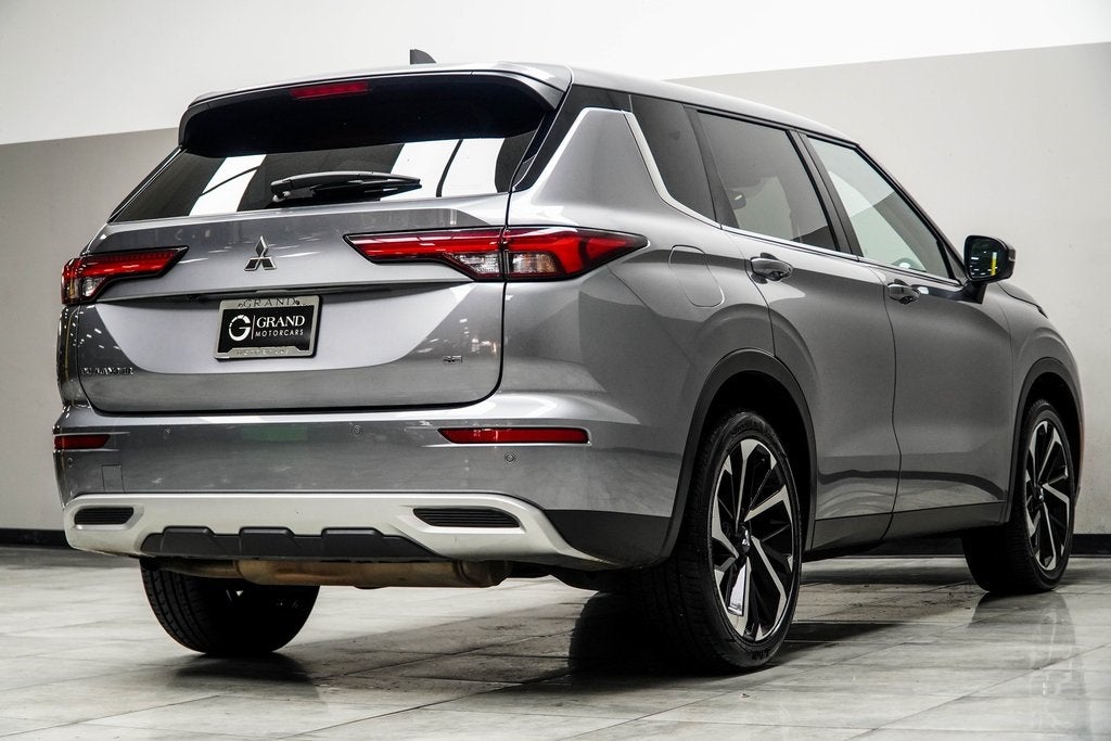 2024 Mitsubishi Outlander SE