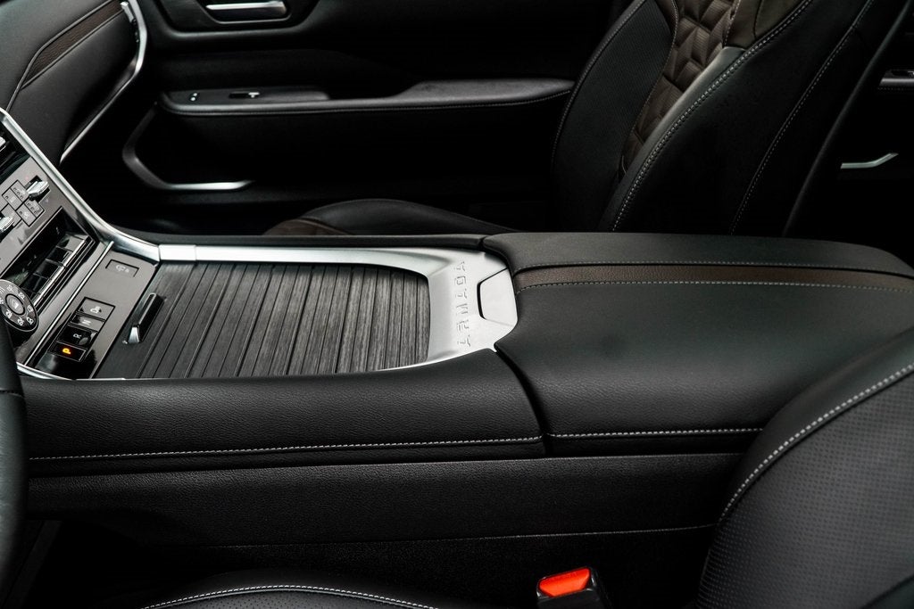 2025 Nissan Armada Platinum