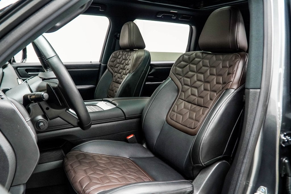 2025 Nissan Armada Platinum