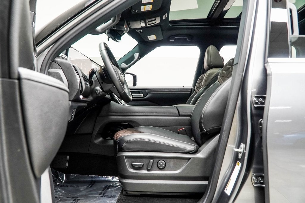 2025 Nissan Armada Platinum