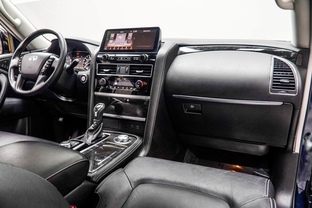 2024 INFINITI QX80 LUXE