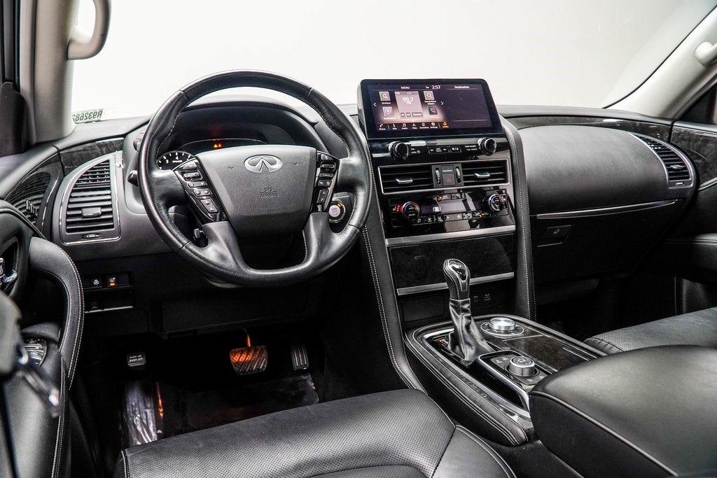 2024 INFINITI QX80 LUXE