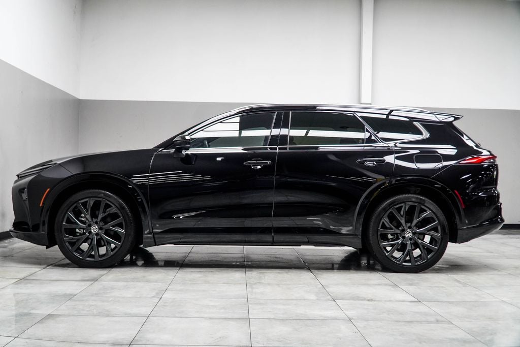 2025 Toyota Crown Signia Limited