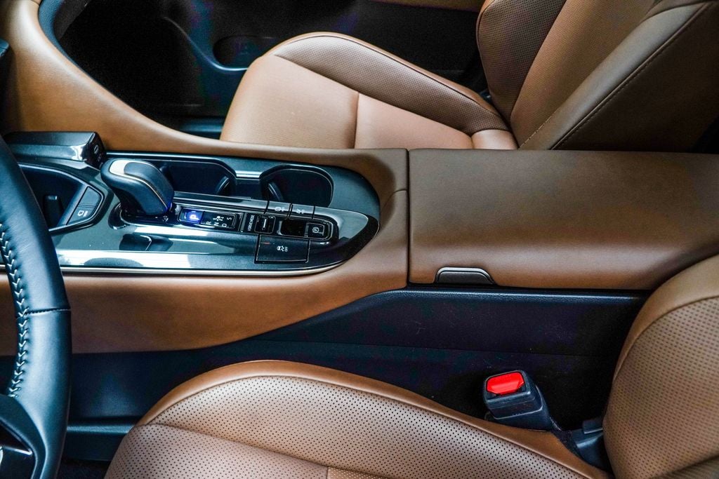 2025 Toyota Crown Signia Limited