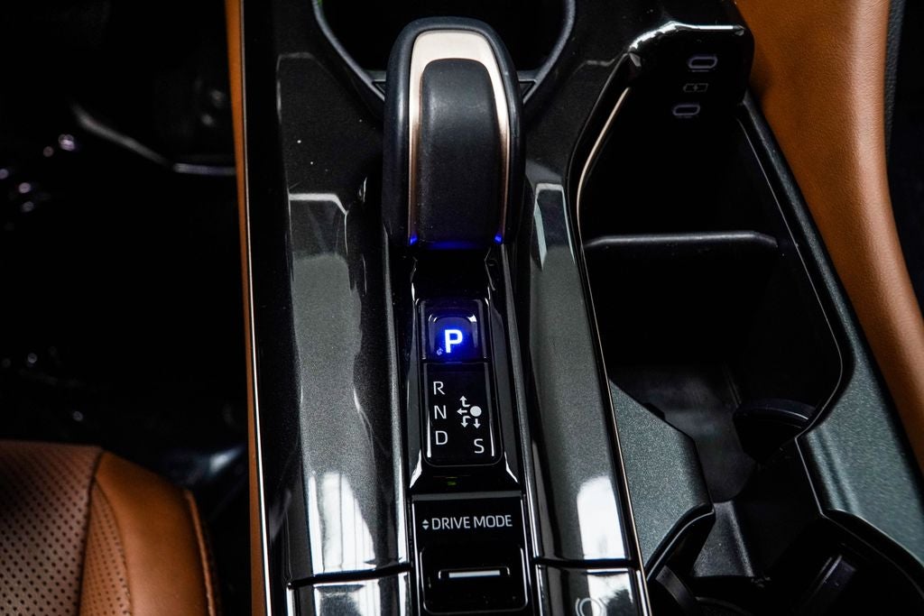 2025 Toyota Crown Signia Limited