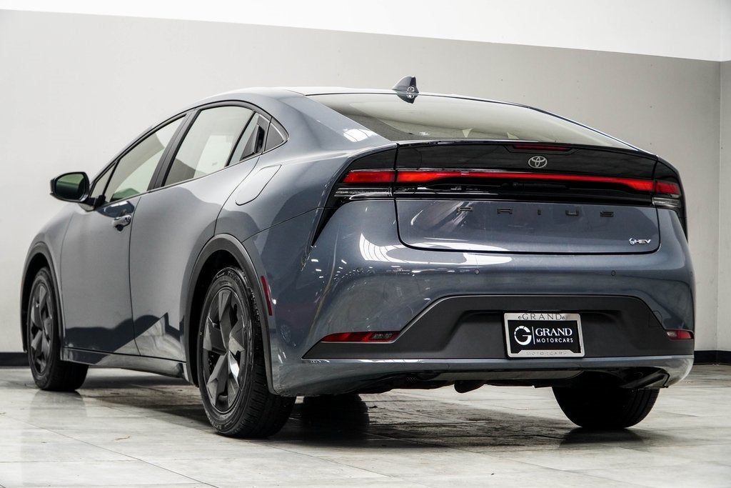 2025 Toyota Prius LE