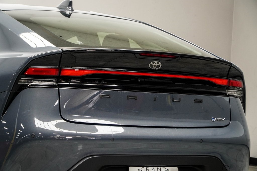 2025 Toyota Prius LE