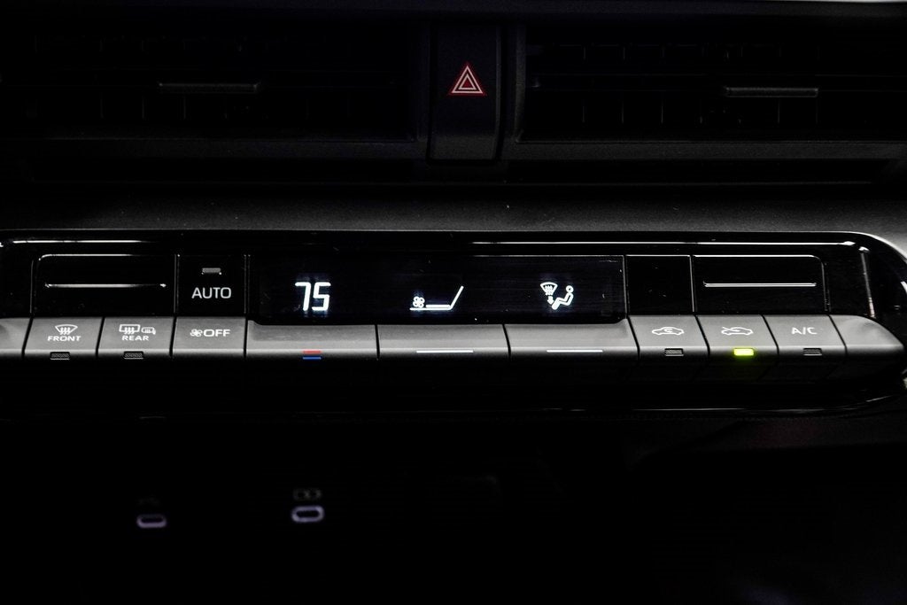 2025 Toyota Prius LE