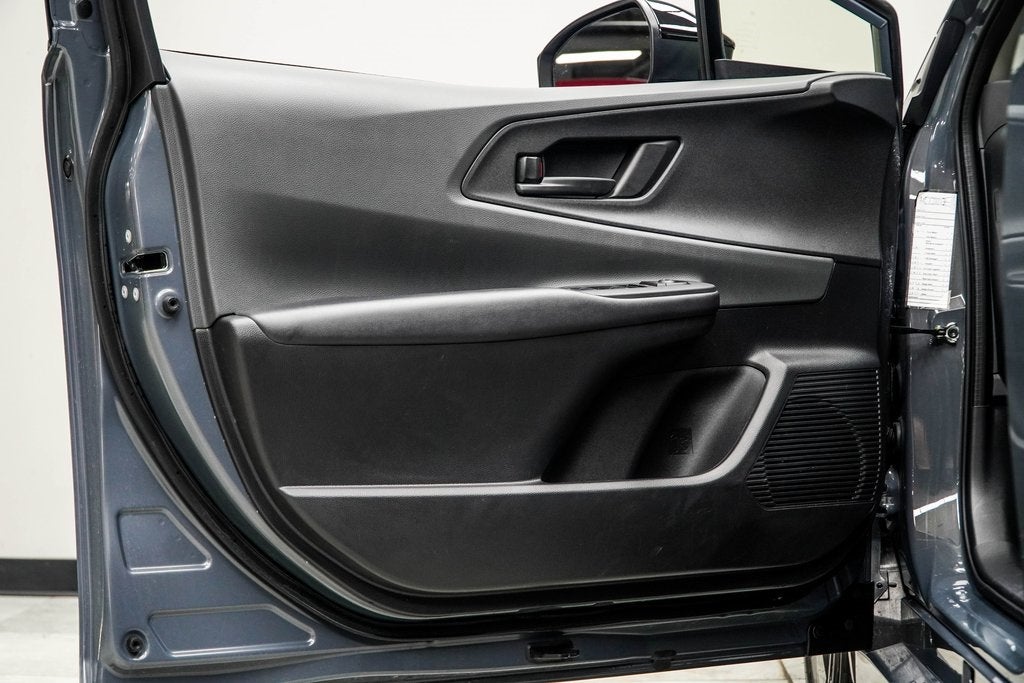 2025 Toyota Prius LE