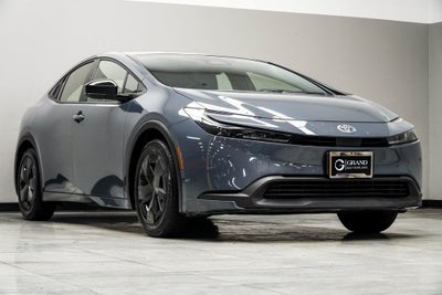 2025 Toyota Prius LE