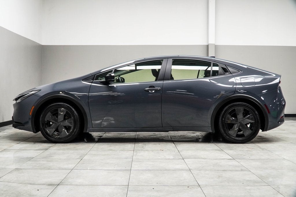 2025 Toyota Prius LE