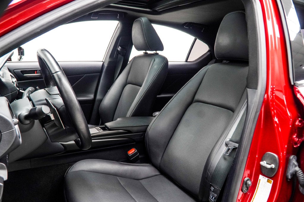 2024 Lexus IS 300