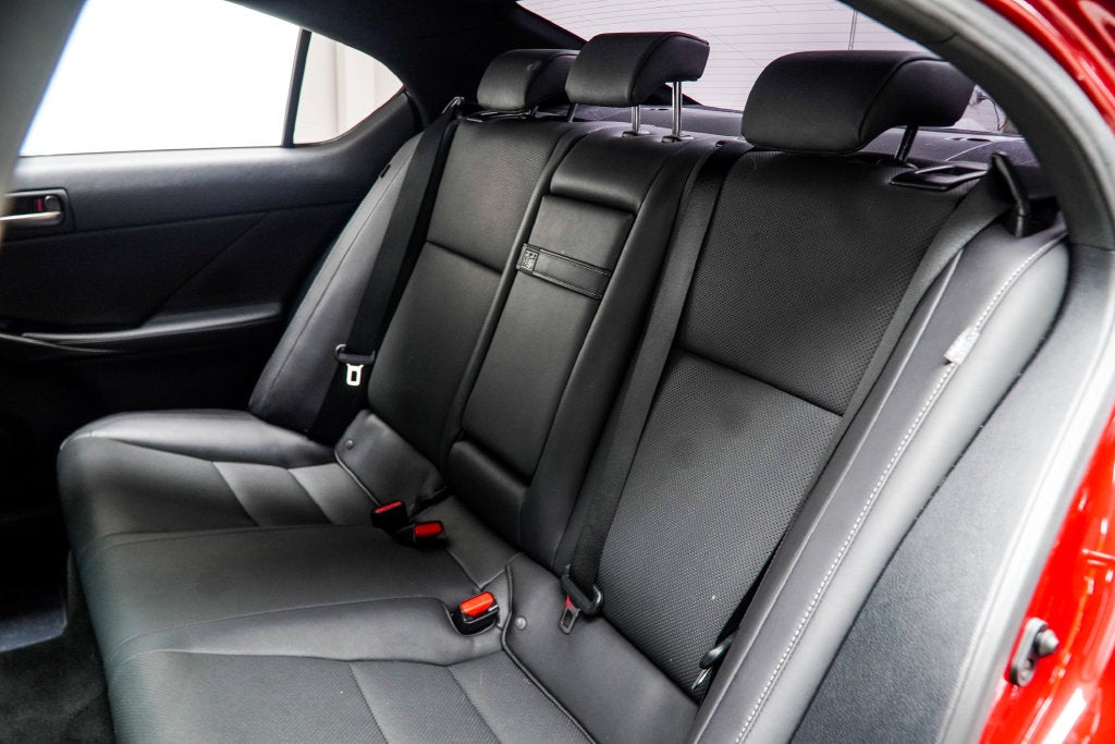 2024 Lexus IS 300