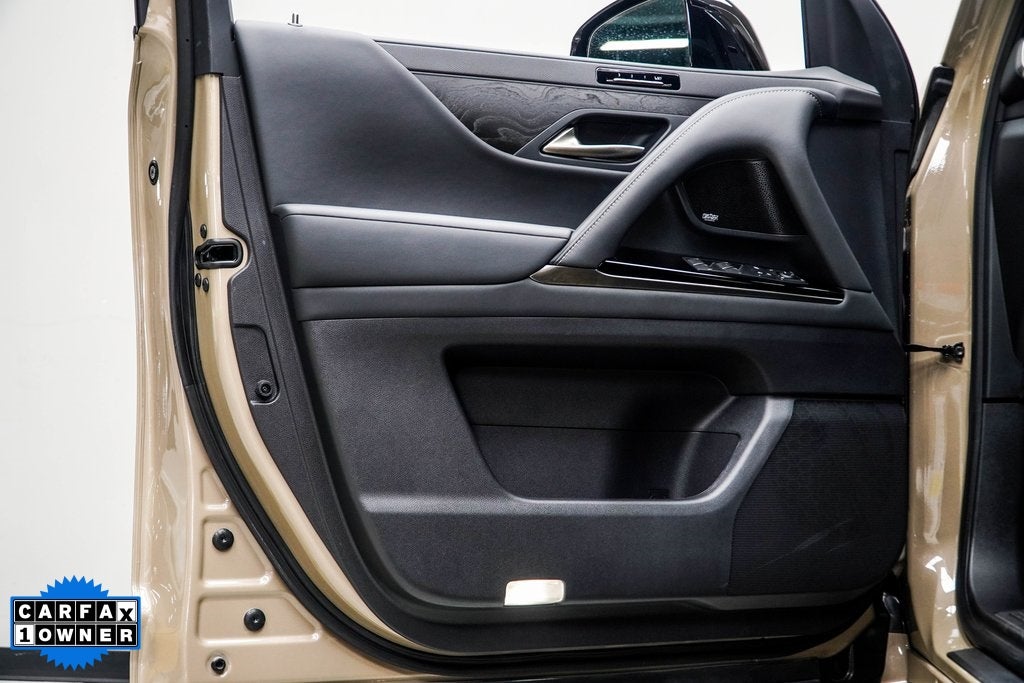 2025 Lexus LX 700h Overtrail