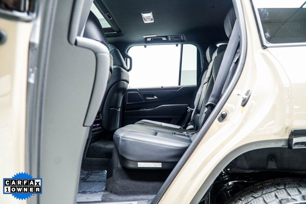 2025 Lexus LX 700h Overtrail