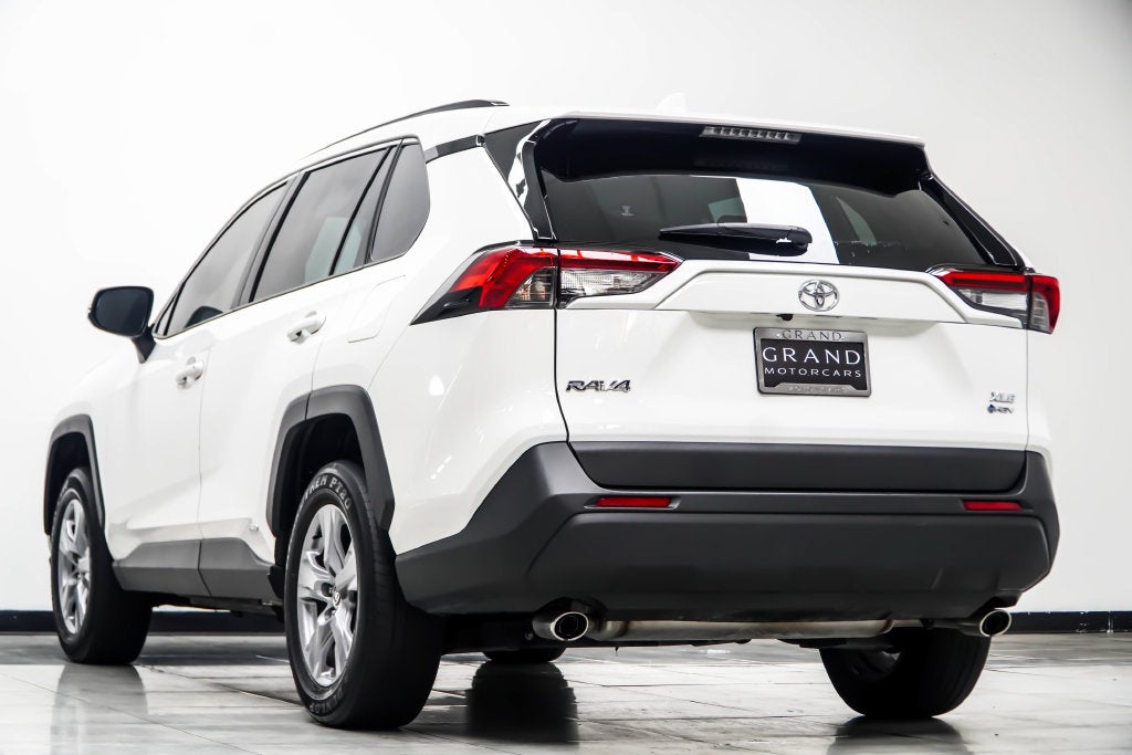 2025 Toyota RAV4 Hybrid XLE