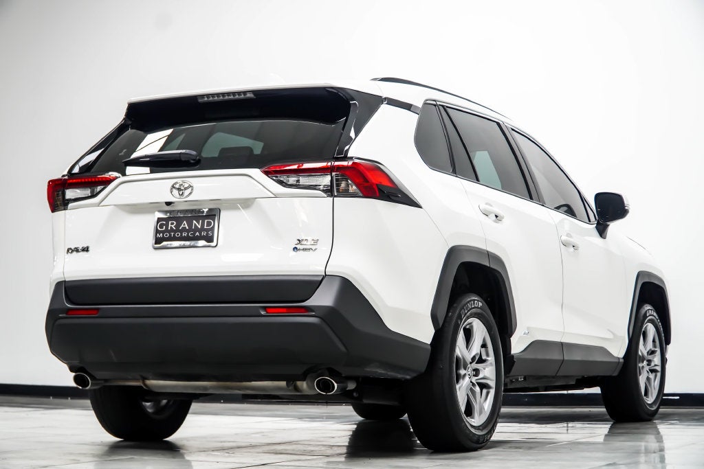 2025 Toyota RAV4 Hybrid XLE