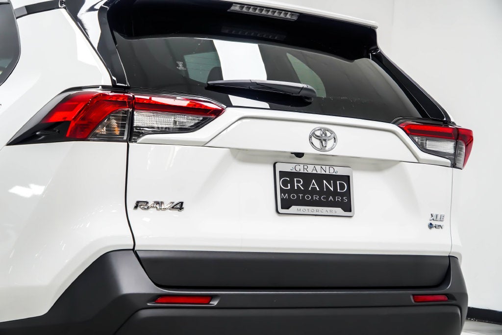 2025 Toyota RAV4 Hybrid XLE