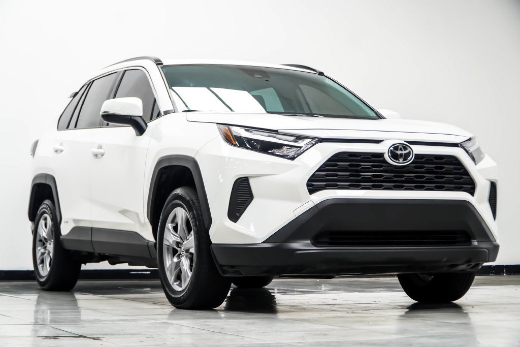 2025 Toyota RAV4 Hybrid XLE