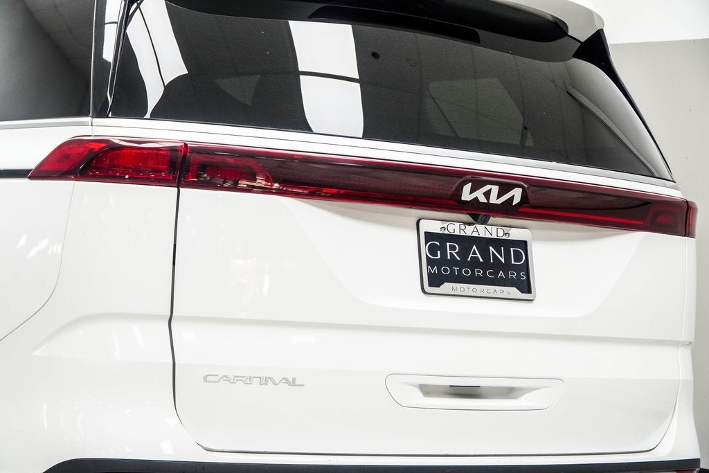 2024 Kia Carnival LX
