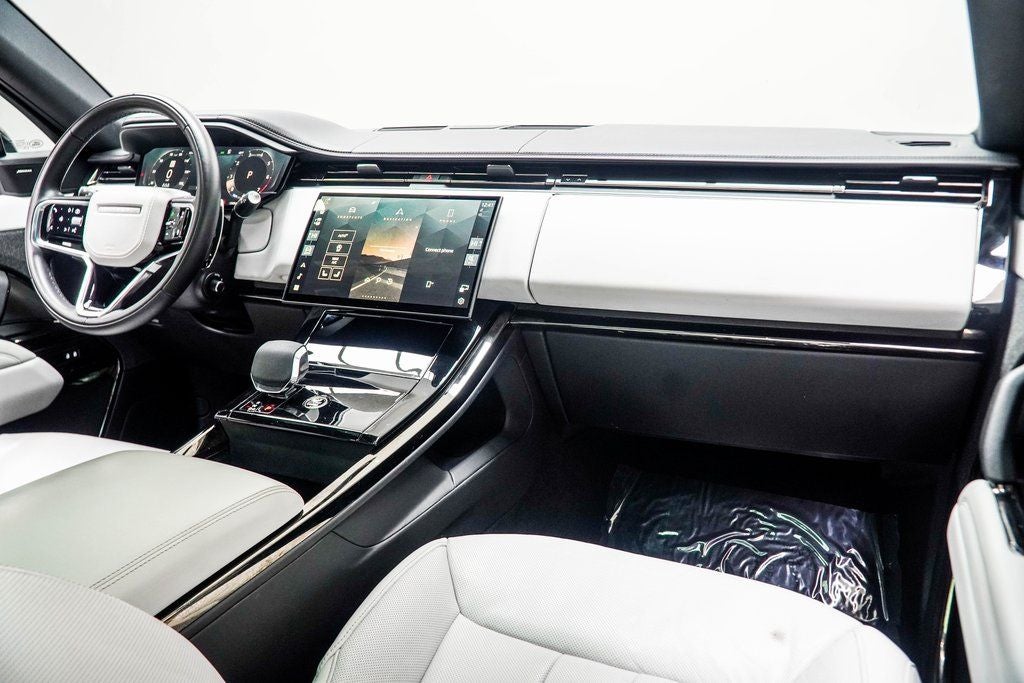 2025 Land Rover Range Rover Sport SE