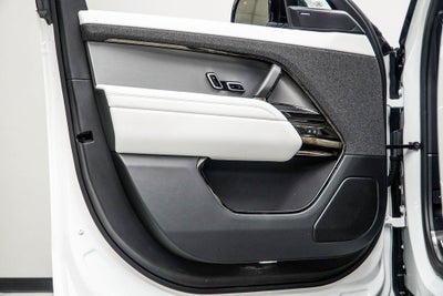 2025 Land Rover Range Rover Sport SE