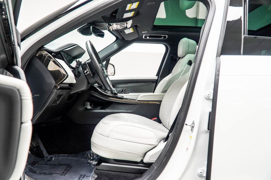 2025 Land Rover Range Rover Sport SE
