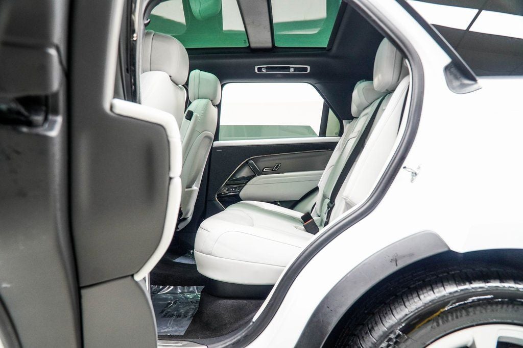2025 Land Rover Range Rover Sport SE