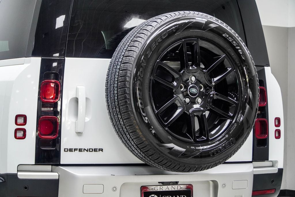 2025 Land Rover Defender 110 S