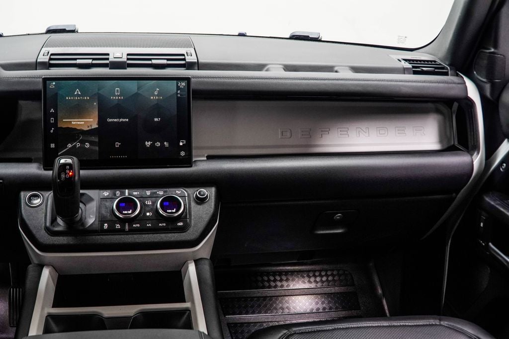 2025 Land Rover Defender 110 S