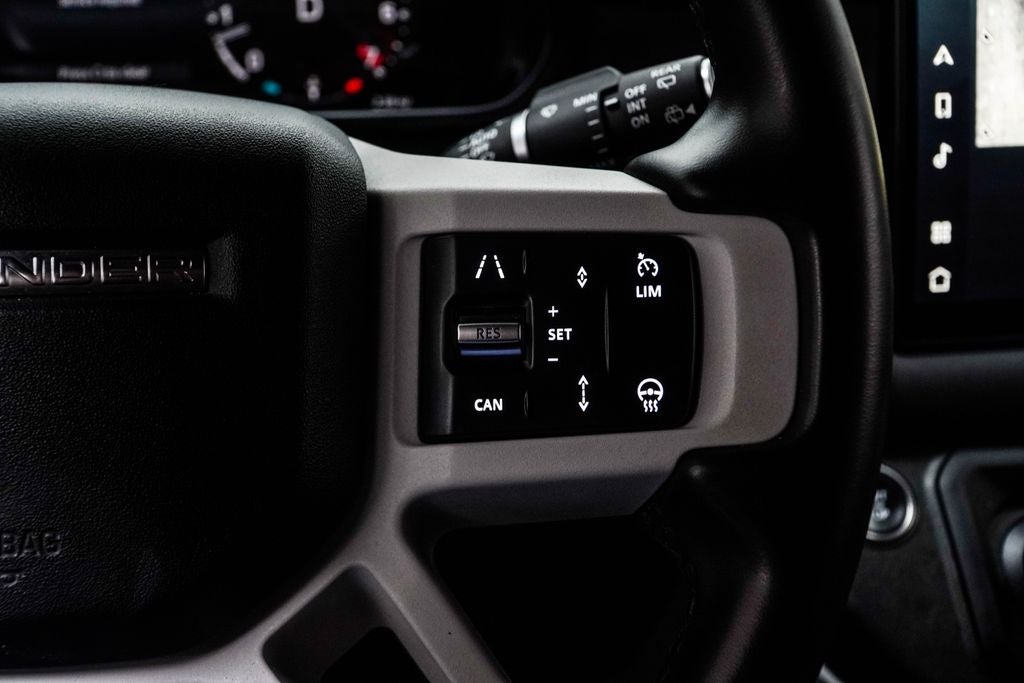 2025 Land Rover Defender 110 S