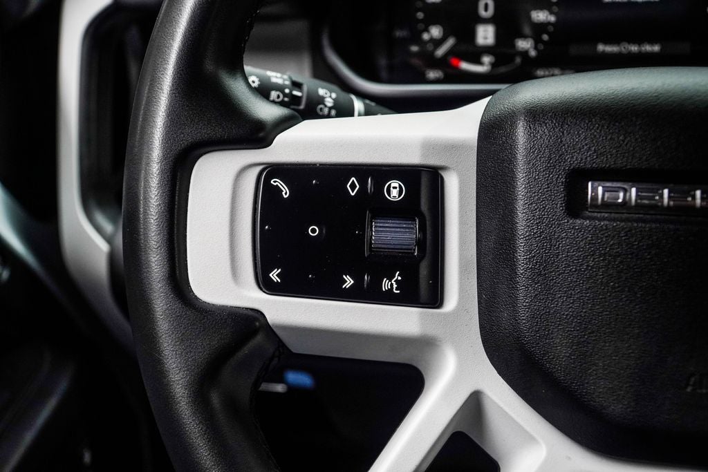 2025 Land Rover Defender 110 S