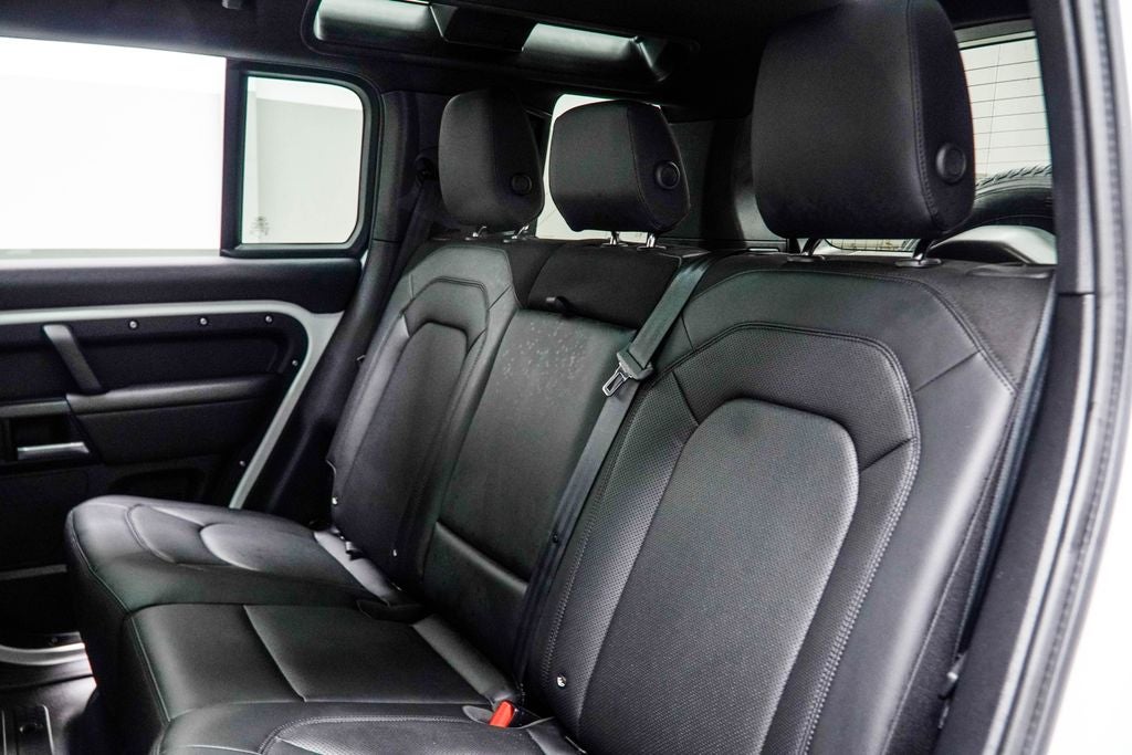 2025 Land Rover Defender 110 S