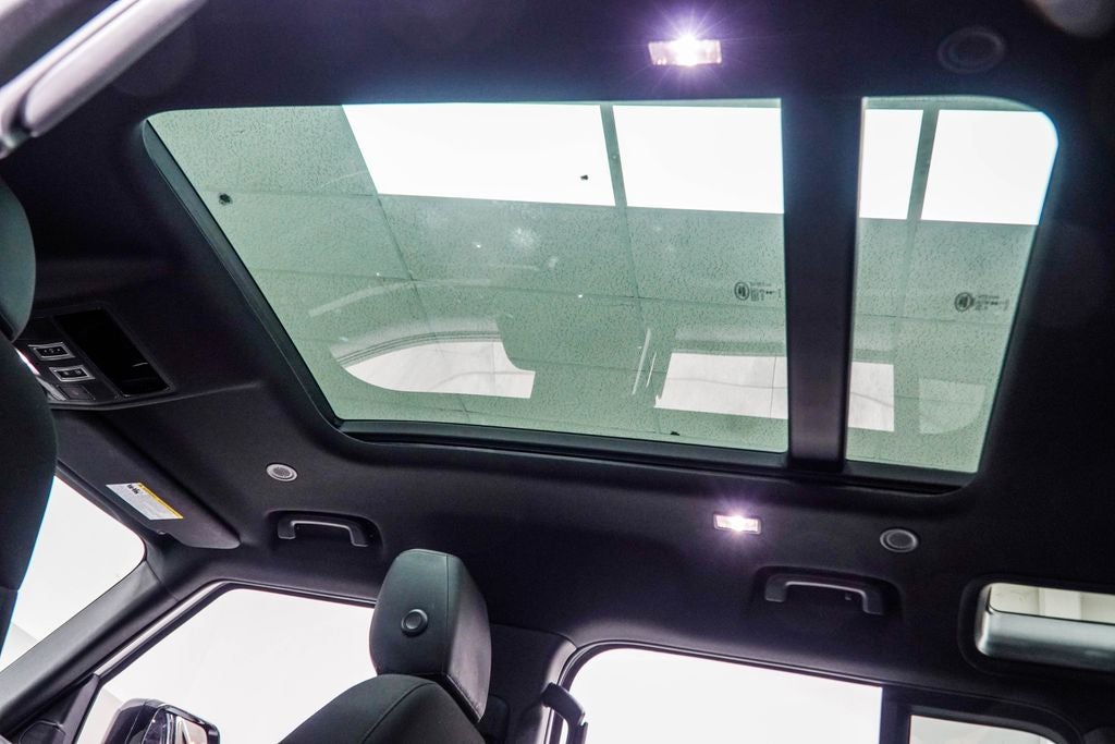 2025 Land Rover Defender 110 S