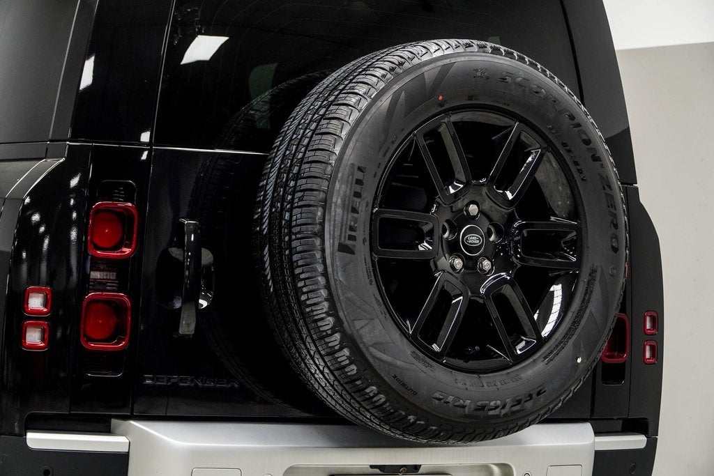 2025 Land Rover Defender 110 S