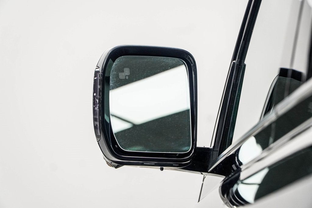 2025 Land Rover Defender 110 S