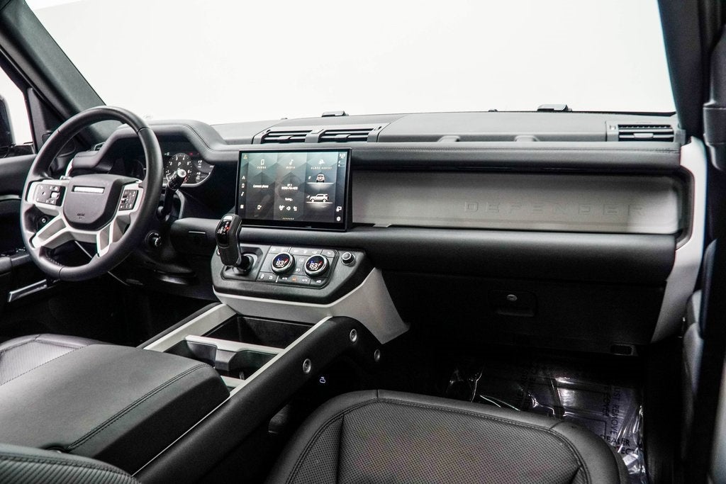 2025 Land Rover Defender 110 S