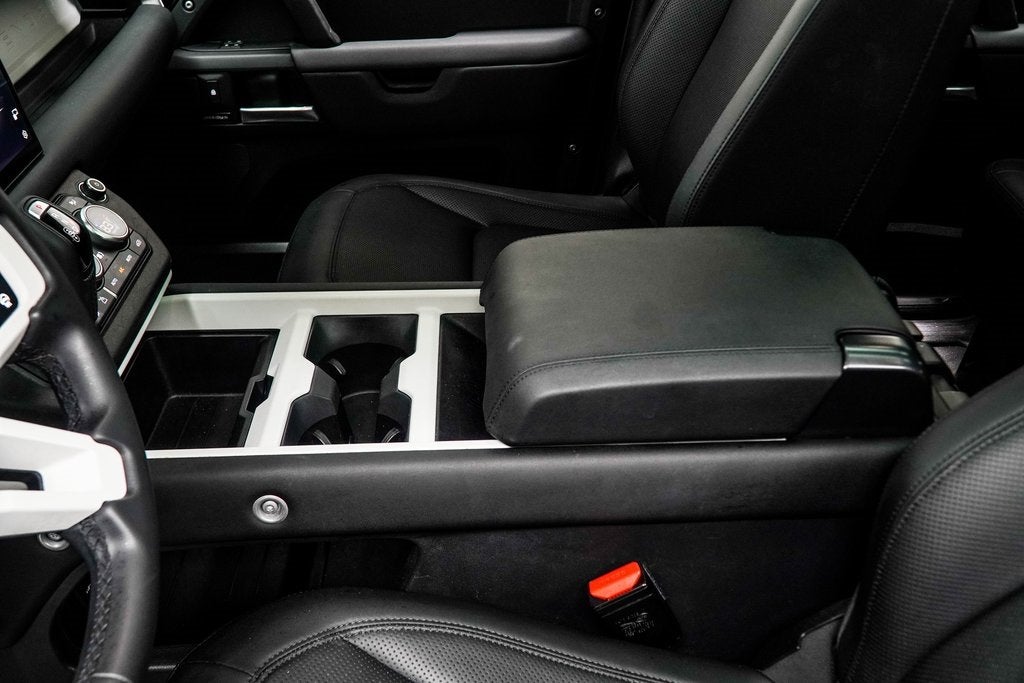 2025 Land Rover Defender 110 S