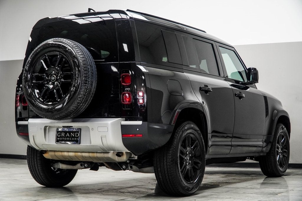 2025 Land Rover Defender 110 S