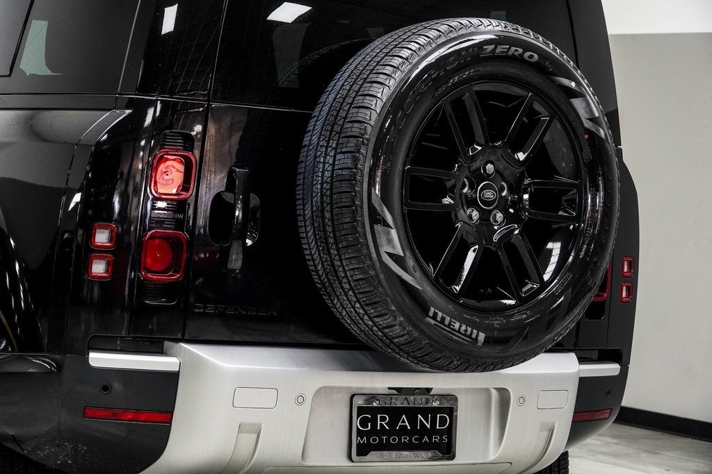 2025 Land Rover Defender 110 S