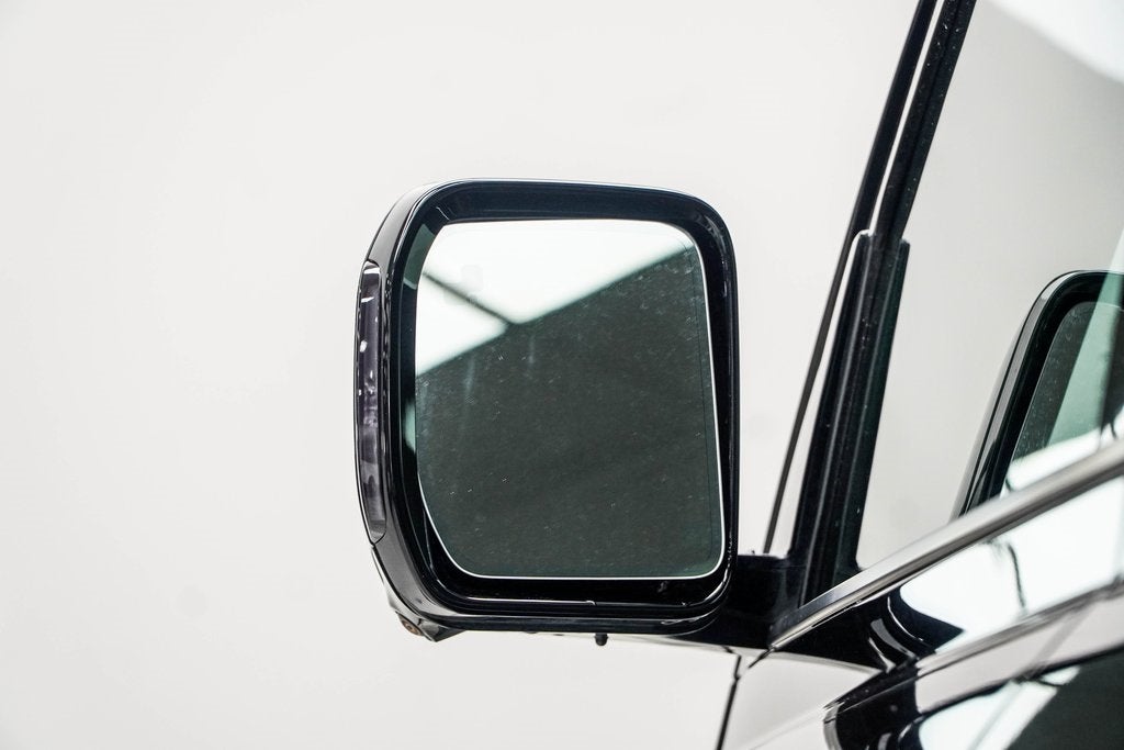 2025 Land Rover Defender 110 S