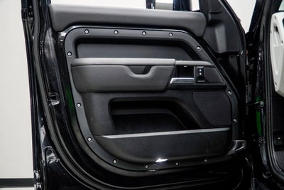 2025 Land Rover Defender 110 S