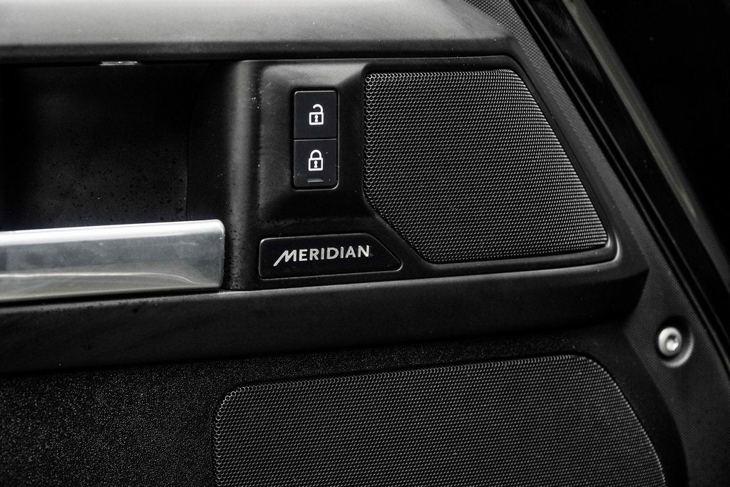 2025 Land Rover Defender 110 S