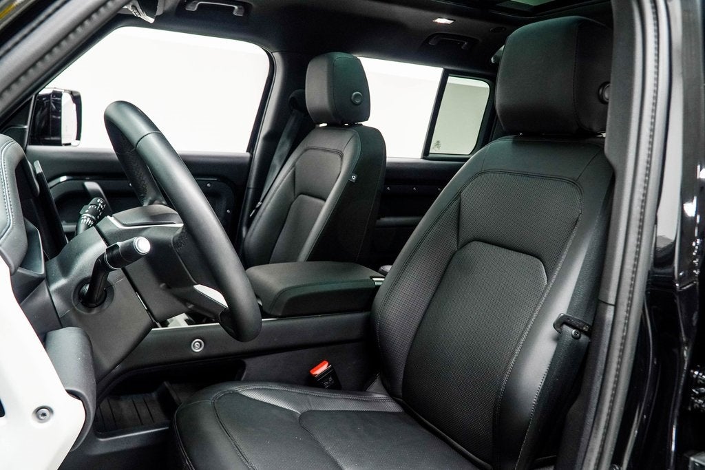 2025 Land Rover Defender 110 S