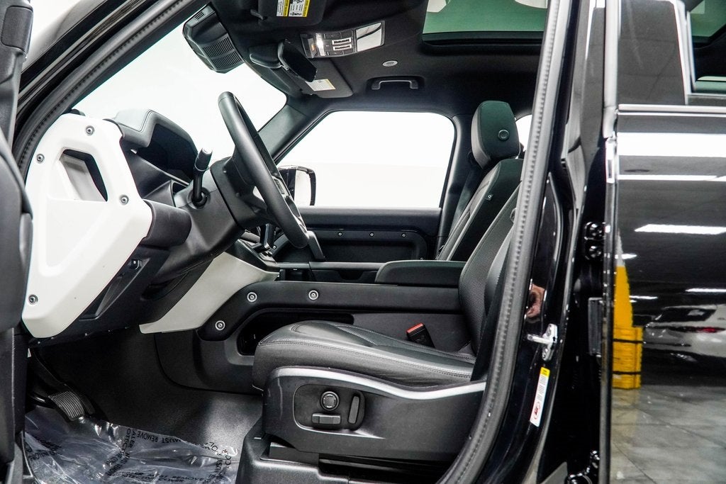 2025 Land Rover Defender 110 S