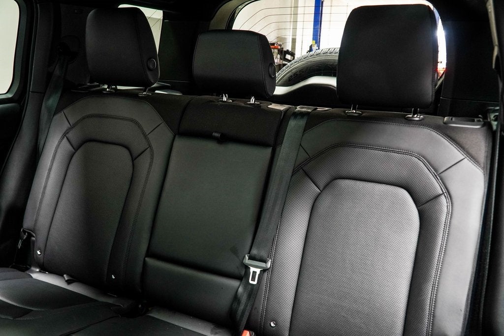 2025 Land Rover Defender 110 S