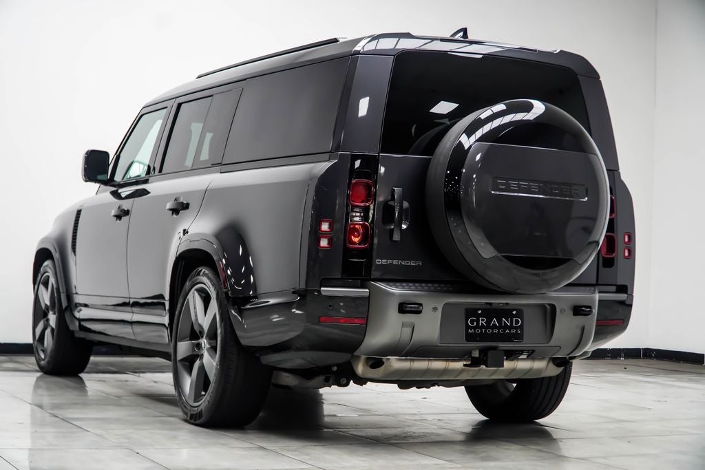 2024 Land Rover Defender 130 Outbound
