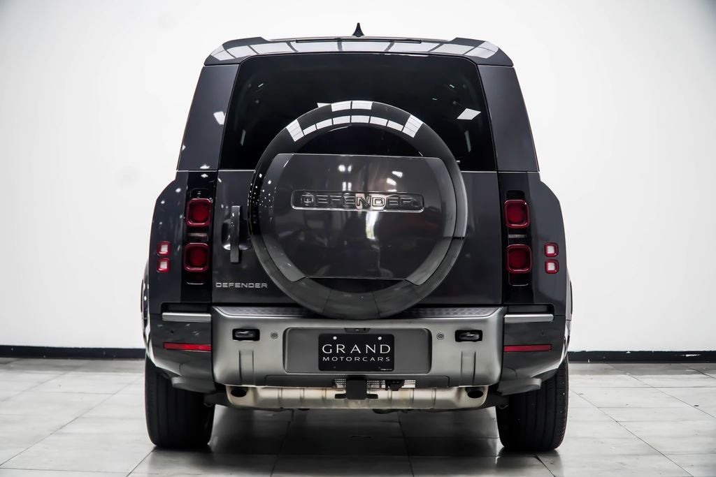 2024 Land Rover Defender 130 Outbound